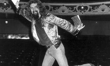 Billy Connolly posing at the pavillion.